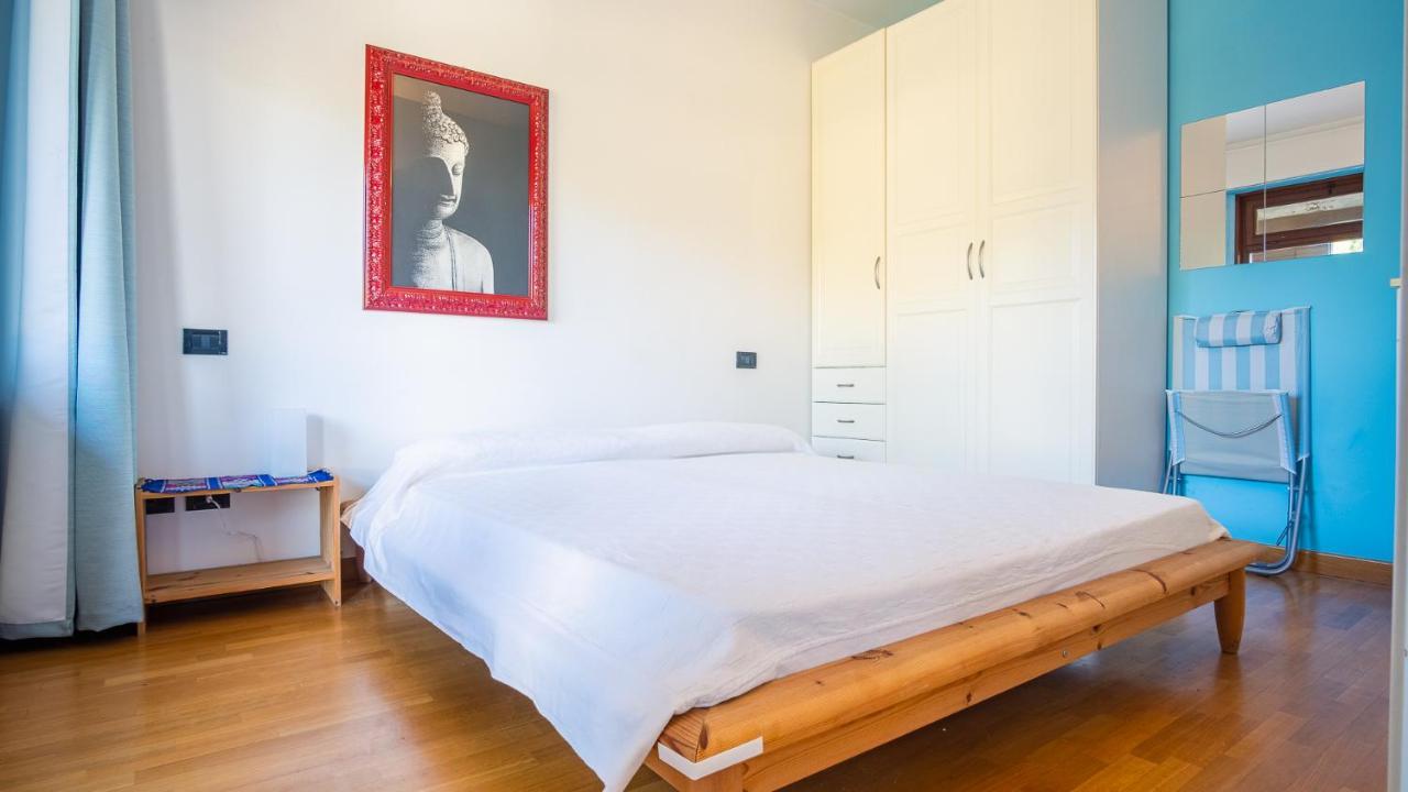 The Zodiac Apartment - Italian Homing Сирмионе Екстериор снимка