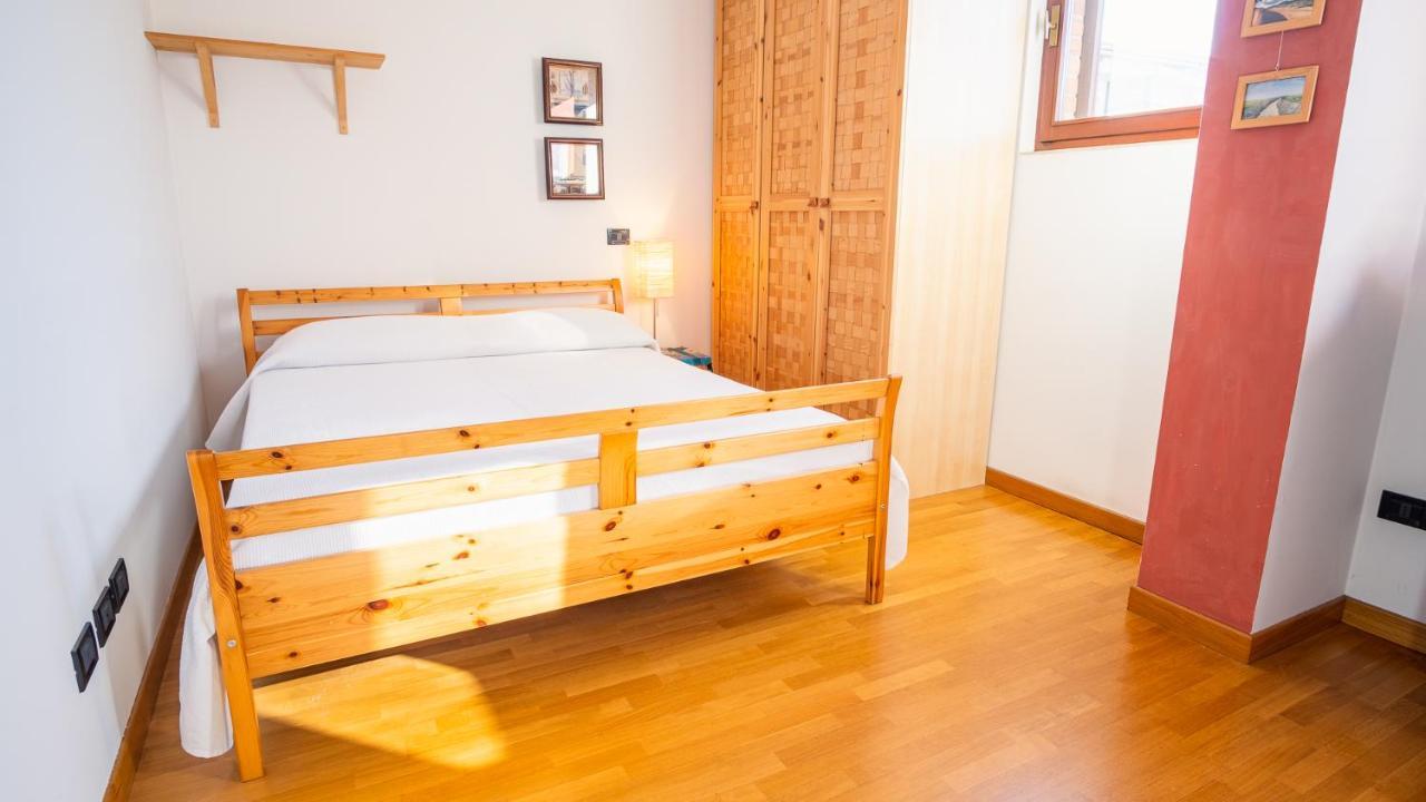 The Zodiac Apartment - Italian Homing Сирмионе Екстериор снимка