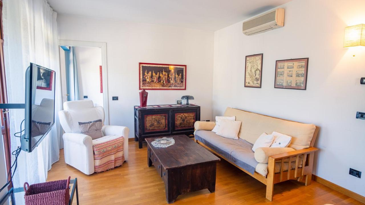 The Zodiac Apartment - Italian Homing Сирмионе Екстериор снимка